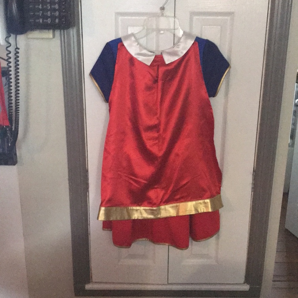 Girl’s Supergirl Deluxe Costume - Picture 2 of 4